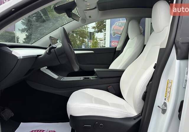 Белый Тесла Model Y, объемом двигателя 0 л и пробегом 34 тыс. км за 27500 $, фото 10 на Automoto.ua