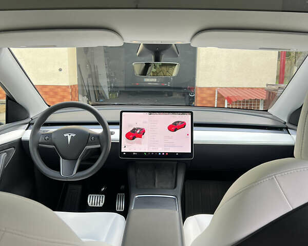 Белый Тесла Model Y, объемом двигателя 0 л и пробегом 43 тыс. км за 26000 $, фото 23 на Automoto.ua