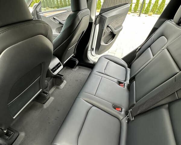 Белый Тесла Model Y, объемом двигателя 0 л и пробегом 24 тыс. км за 32000 $, фото 14 на Automoto.ua