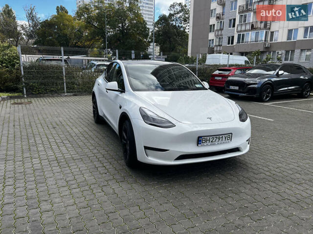 Белый Тесла Model Y, объемом двигателя 0 л и пробегом 98 тыс. км за 28000 $, фото 12 на Automoto.ua