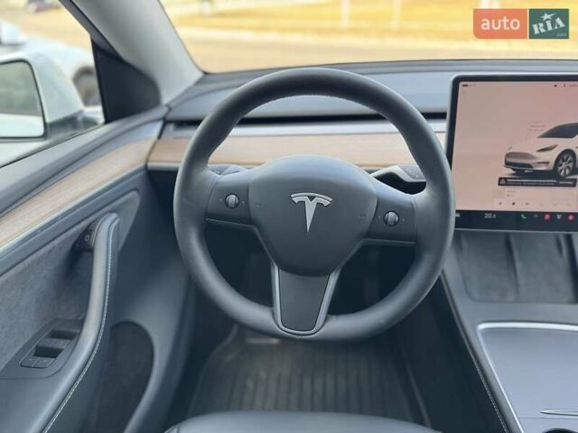 Белый Тесла Model Y, объемом двигателя 0 л и пробегом 6 тыс. км за 38000 $, фото 12 на Automoto.ua