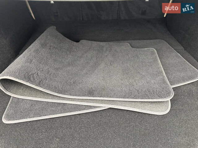 Белый Тесла Model Y, объемом двигателя 0 л и пробегом 41 тыс. км за 29900 $, фото 28 на Automoto.ua