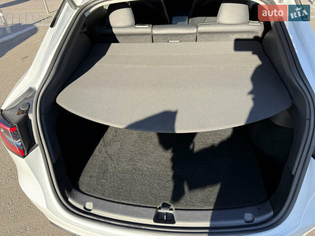 Белый Тесла Model Y, объемом двигателя 0 л и пробегом 35 тыс. км за 33777 $, фото 26 на Automoto.ua