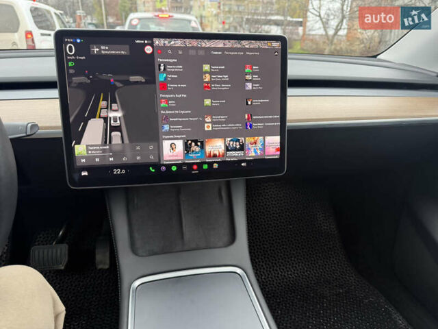 Белый Тесла Model Y, объемом двигателя 0 л и пробегом 53 тыс. км за 28800 $, фото 30 на Automoto.ua