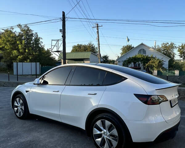 Білий Тесла Model Y, об'ємом двигуна 0 л та пробігом 81 тис. км за 31900 $, фото 4 на Automoto.ua