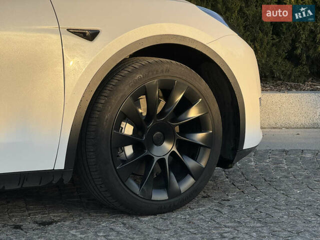 Белый Тесла Model Y, объемом двигателя 0 л и пробегом 3 тыс. км за 39000 $, фото 9 на Automoto.ua