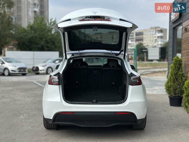 Білий Тесла Model Y, об'ємом двигуна 0 л та пробігом 47 тис. км за 26500 $, фото 17 на Automoto.ua