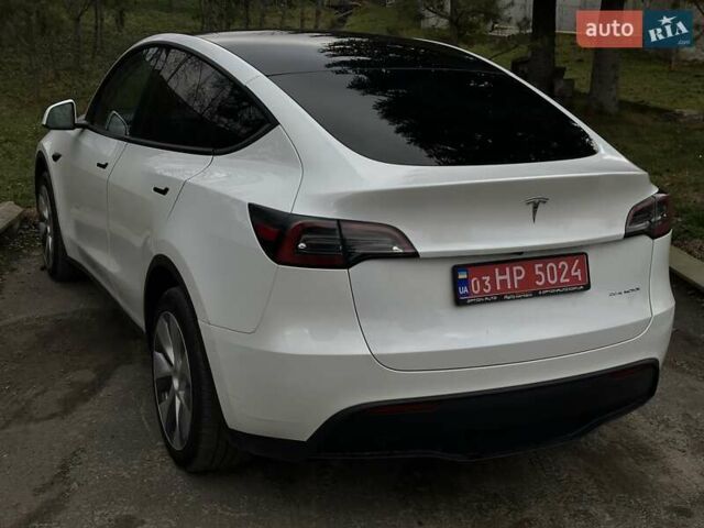 Белый Тесла Model Y, объемом двигателя 0 л и пробегом 42 тыс. км за 26999 $, фото 7 на Automoto.ua