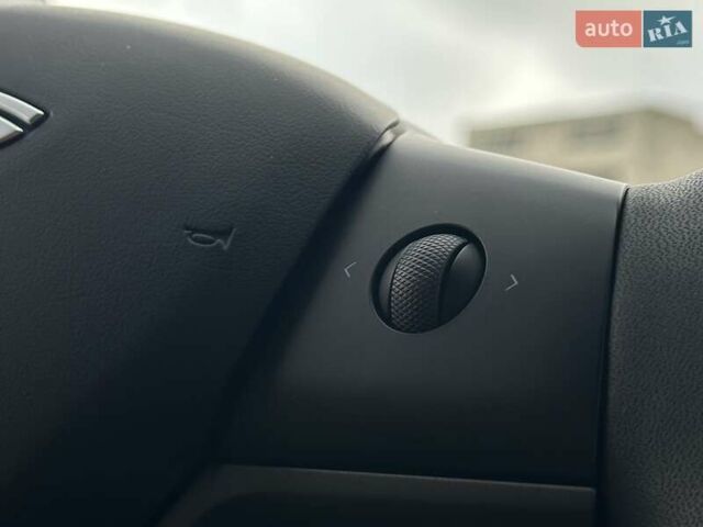 Белый Тесла Model Y, объемом двигателя 0 л и пробегом 42 тыс. км за 26999 $, фото 23 на Automoto.ua