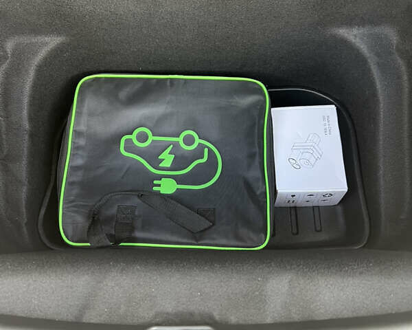 Тесла Model Y 2023 в Тернополе на Automoto.ua Белый Тесла Model Y, объемом двигателя 0 л и пробегом 16 тыс. км за 28500 $, фото 12 на Automoto.ua