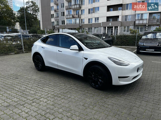 Белый Тесла Model Y, объемом двигателя 0 л и пробегом 98 тыс. км за 28000 $, фото 11 на Automoto.ua