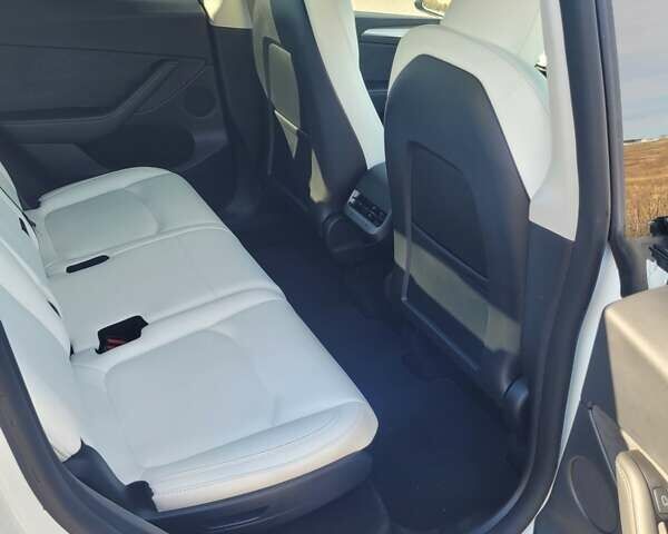 Белый Тесла Model Y, объемом двигателя 0 л и пробегом 4 тыс. км за 27400 $, фото 24 на Automoto.ua