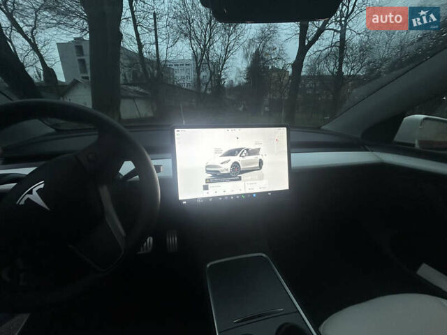 Білий Тесла Model Y, об'ємом двигуна 0 л та пробігом 84 тис. км за 28300 $, фото 13 на Automoto.ua