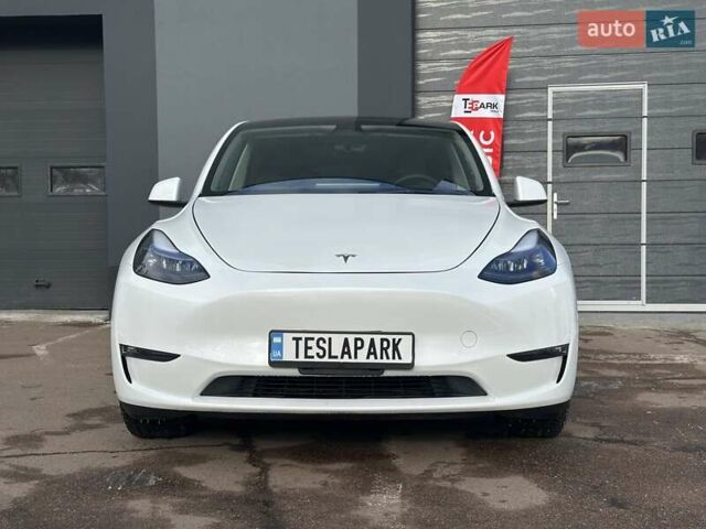 Білий Тесла Model Y, об'ємом двигуна 0 л та пробігом 36 тис. км за 30999 $, фото 1 на Automoto.ua