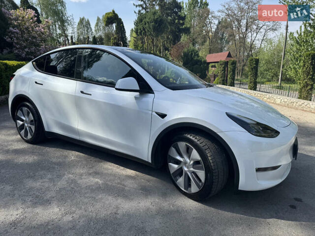 Белый Тесла Model Y, объемом двигателя 0 л и пробегом 24 тыс. км за 32500 $, фото 1 на Automoto.ua