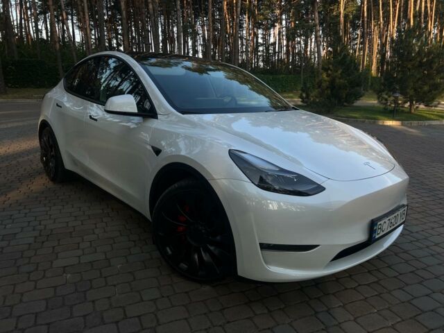 Белый Тесла Model Y, объемом двигателя 0 л и пробегом 4 тыс. км за 36500 $, фото 2 на Automoto.ua