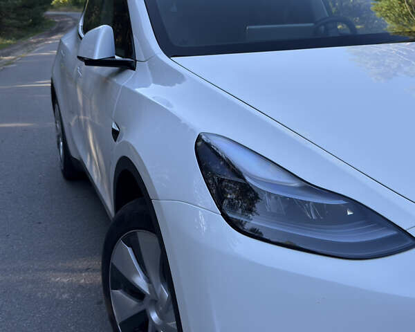 Білий Тесла Model Y, об'ємом двигуна 0 л та пробігом 30 тис. км за 32555 $, фото 12 на Automoto.ua