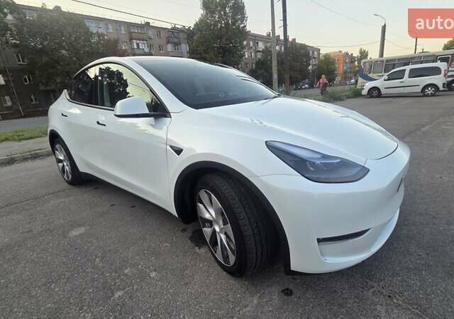Белый Тесла Model Y, объемом двигателя 0 л и пробегом 43 тыс. км за 27800 $, фото 4 на Automoto.ua