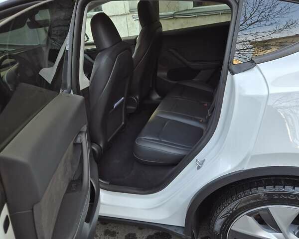 Білий Тесла Model Y, об'ємом двигуна 0 л та пробігом 67 тис. км за 25500 $, фото 12 на Automoto.ua