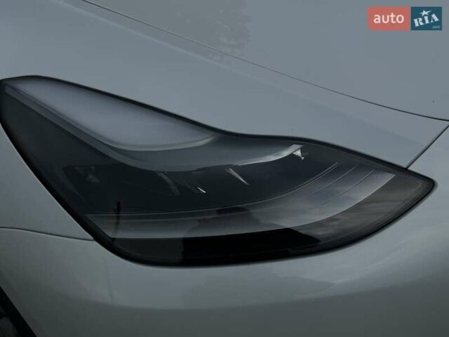 Белый Тесла Model Y, объемом двигателя 0 л и пробегом 42 тыс. км за 26999 $, фото 10 на Automoto.ua