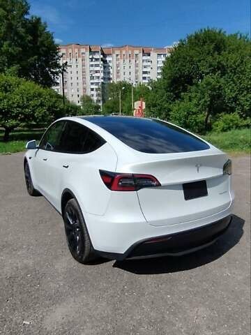 Белый Тесла Model Y, объемом двигателя 0 л и пробегом 1 тыс. км за 38000 $, фото 4 на Automoto.ua
