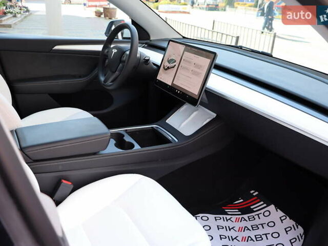 Белый Тесла Model Y, объемом двигателя 0 л и пробегом 34 тыс. км за 27400 $, фото 37 на Automoto.ua