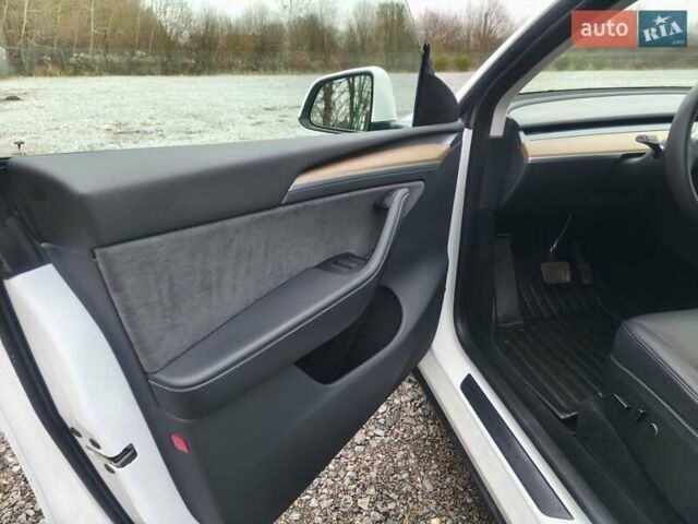 Белый Тесла Model Y, объемом двигателя 0 л и пробегом 39 тыс. км за 26800 $, фото 14 на Automoto.ua