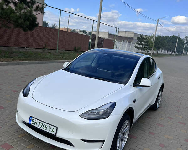 Белый Тесла Model Y, объемом двигателя 0 л и пробегом 12 тыс. км за 28800 $, фото 10 на Automoto.ua