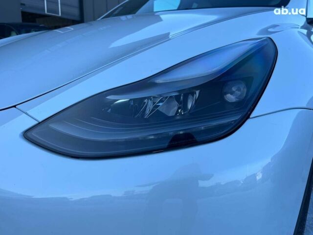 Белый Тесла Model Y, объемом двигателя 0 л и пробегом 13 тыс. км за 33190 $, фото 29 на Automoto.ua