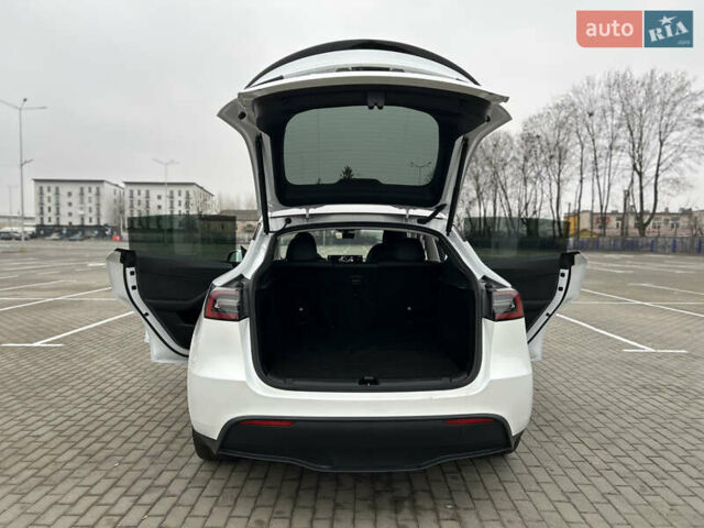 Белый Тесла Model Y, объемом двигателя 0 л и пробегом 38 тыс. км за 29950 $, фото 20 на Automoto.ua