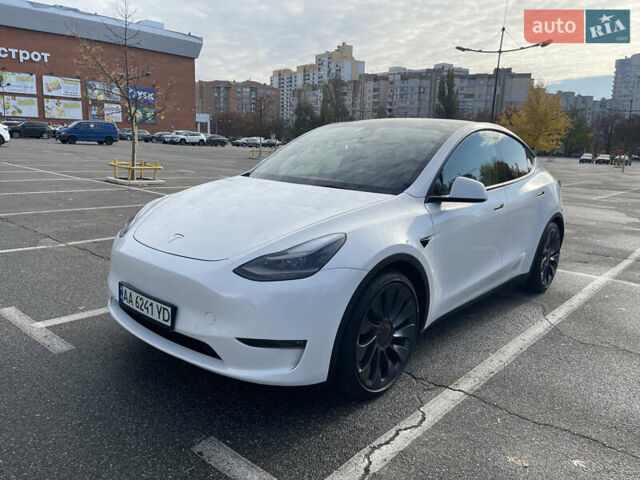 Белый Тесла Model Y, объемом двигателя 0 л и пробегом 43 тыс. км за 29500 $, фото 2 на Automoto.ua