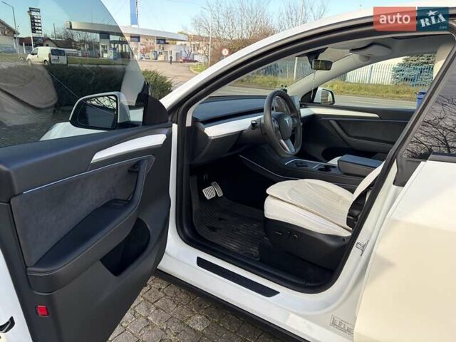 Белый Тесла Model Y, объемом двигателя 0 л и пробегом 47 тыс. км за 32500 $, фото 9 на Automoto.ua