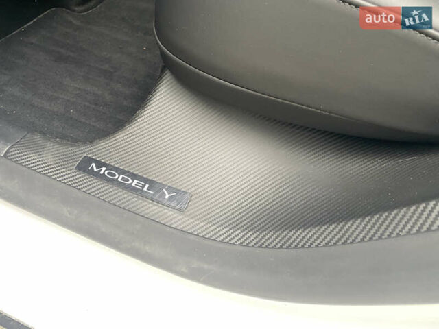 Белый Тесла Model Y, объемом двигателя 0 л и пробегом 108 тыс. км за 25500 $, фото 20 на Automoto.ua
