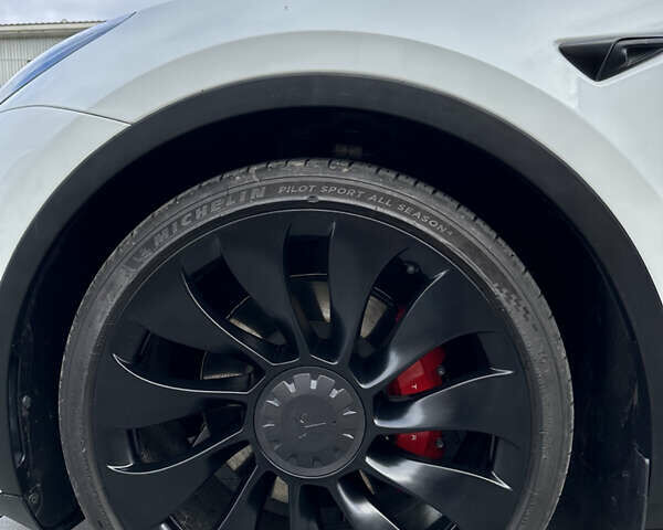 Белый Тесла Model Y, объемом двигателя 0 л и пробегом 24 тыс. км за 32000 $, фото 27 на Automoto.ua