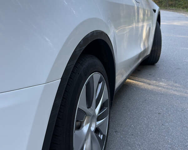 Білий Тесла Model Y, об'ємом двигуна 0 л та пробігом 30 тис. км за 32555 $, фото 9 на Automoto.ua