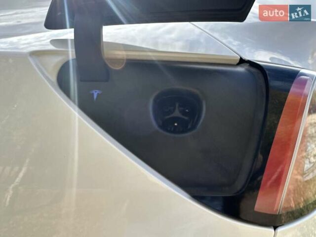 Тесла Model Y 2023 в Тернополе на Automoto.ua Белый Тесла Model Y, объемом двигателя 0 л и пробегом 44 тыс. км за 28700 $, фото 3 на Automoto.ua