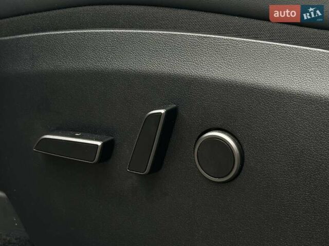 Белый Тесла Model Y, объемом двигателя 0 л и пробегом 42 тыс. км за 26999 $, фото 27 на Automoto.ua