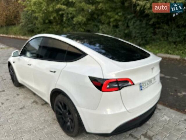 Белый Тесла Model Y, объемом двигателя 0 л и пробегом 62 тыс. км за 24999 $, фото 13 на Automoto.ua