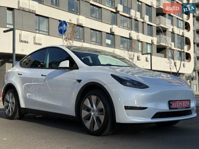 Белый Тесла Model Y, объемом двигателя 0 л и пробегом 35 тыс. км за 33777 $, фото 10 на Automoto.ua