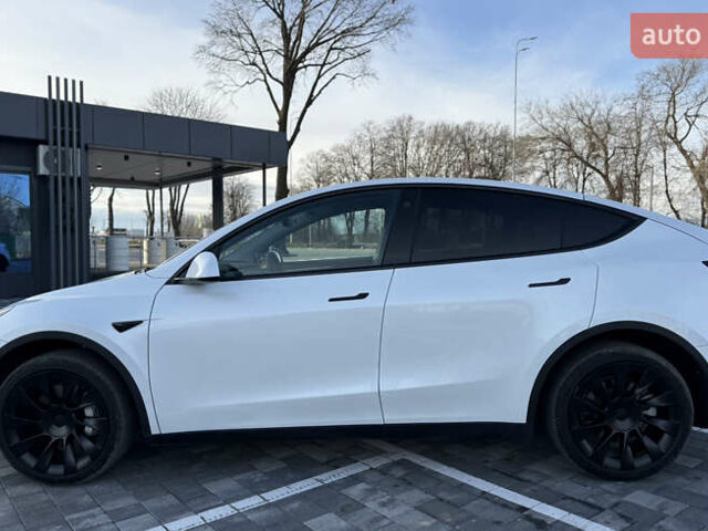 Белый Тесла Model Y, объемом двигателя 0 л и пробегом 40 тыс. км за 28800 $, фото 2 на Automoto.ua