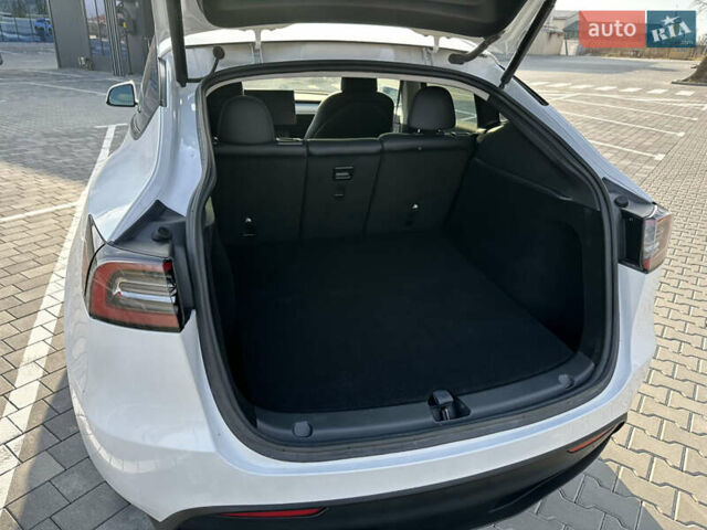 Белый Тесла Model Y, объемом двигателя 0 л и пробегом 15 тыс. км за 27700 $, фото 8 на Automoto.ua
