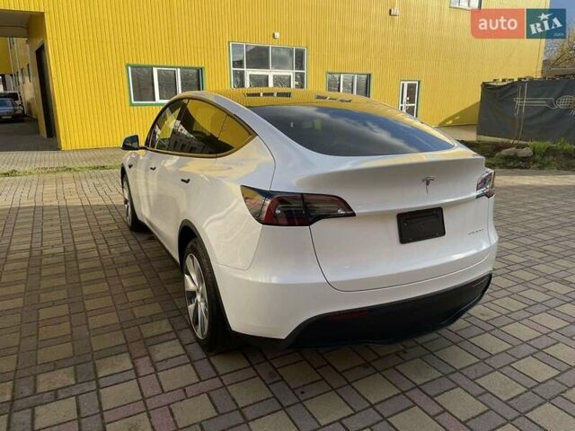 Белый Тесла Model Y, объемом двигателя 0 л и пробегом 1 тыс. км за 35000 $, фото 8 на Automoto.ua