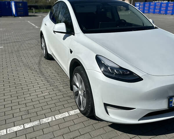 Белый Тесла Model Y, объемом двигателя 0 л и пробегом 32 тыс. км за 27199 $, фото 27 на Automoto.ua