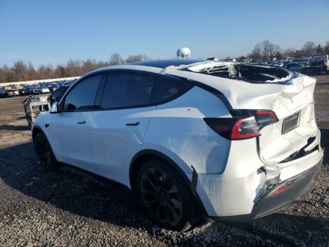 Белый Тесла Model Y, объемом двигателя 0 л и пробегом 37 тыс. км за 20300 $, фото 3 на Automoto.ua