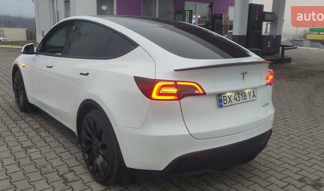 Белый Тесла Model Y, объемом двигателя 0 л и пробегом 44 тыс. км за 28300 $, фото 6 на Automoto.ua