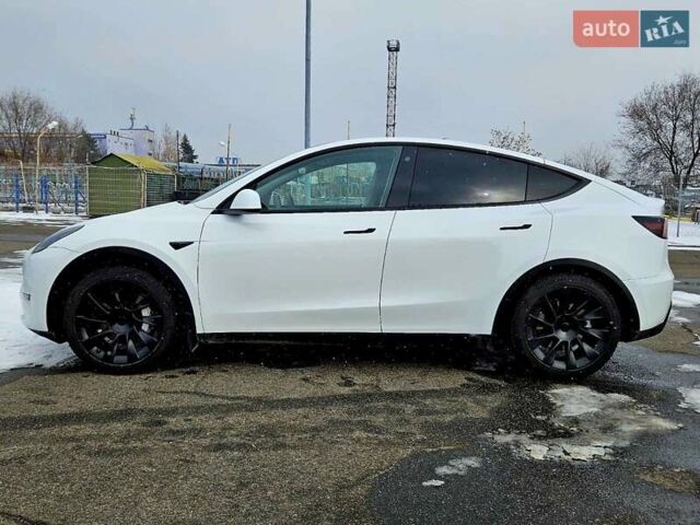 Белый Тесла Model Y, объемом двигателя 0 л и пробегом 29 тыс. км за 25000 $, фото 3 на Automoto.ua