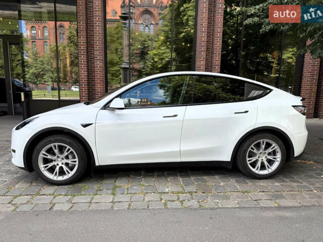 Белый Тесла Model Y, объемом двигателя 0 л и пробегом 49 тыс. км за 23000 $, фото 3 на Automoto.ua