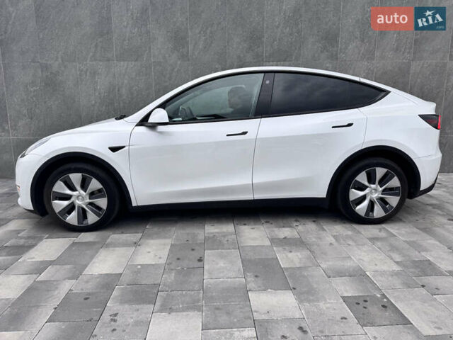 Белый Тесла Model Y, объемом двигателя 0 л и пробегом 41 тыс. км за 25500 $, фото 3 на Automoto.ua