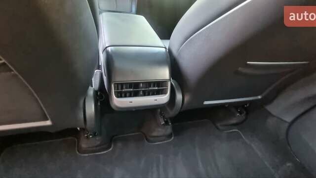 Белый Тесла Model Y, объемом двигателя 0 л и пробегом 13 тыс. км за 29500 $, фото 17 на Automoto.ua