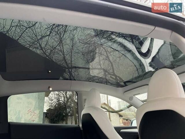 Белый Тесла Model Y, объемом двигателя 0 л и пробегом 39 тыс. км за 29500 $, фото 2 на Automoto.ua